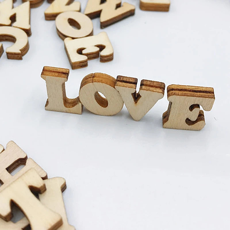 100/200/300PCS Mini alfabeto em madeira